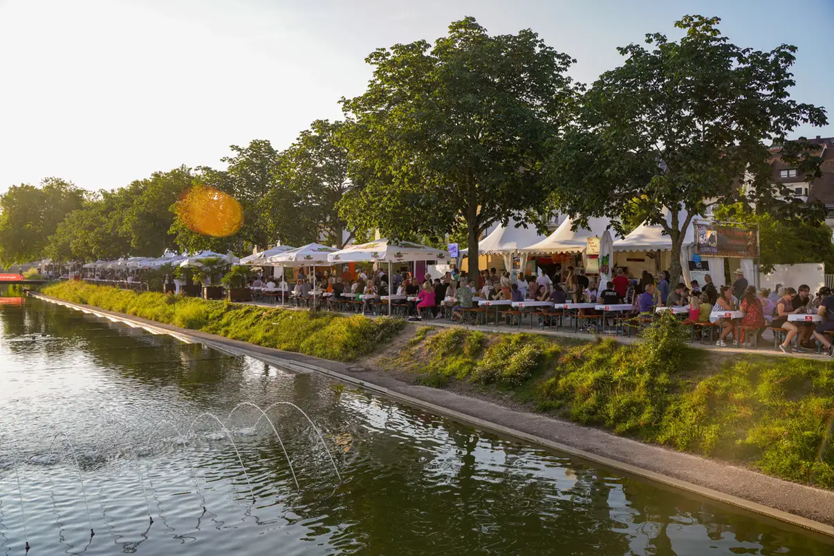 Speisen und Getränke im VIP-Zelt beim Schlemmen am See Böblingen 2026